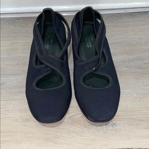 Donald J. Pliner Black Women's Flats